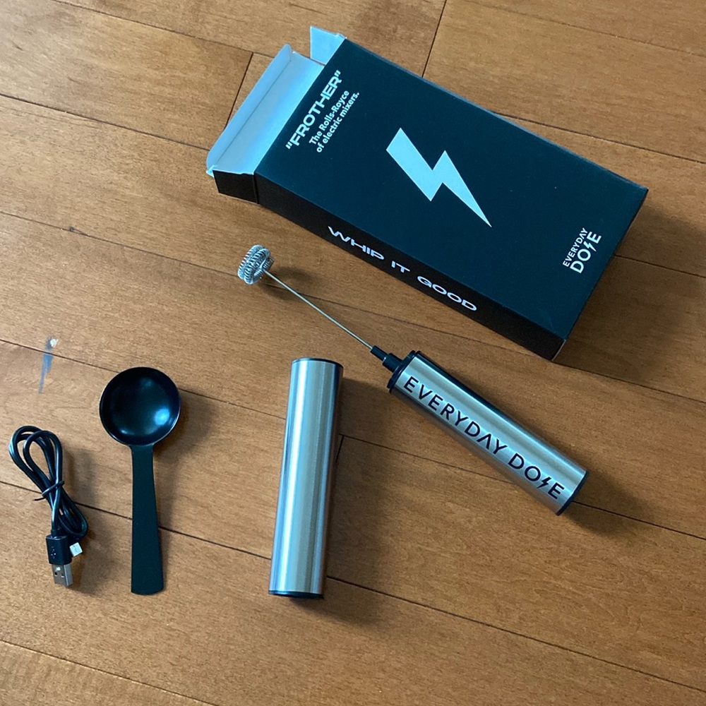 Chargeable Frother & metal Tea scoop
